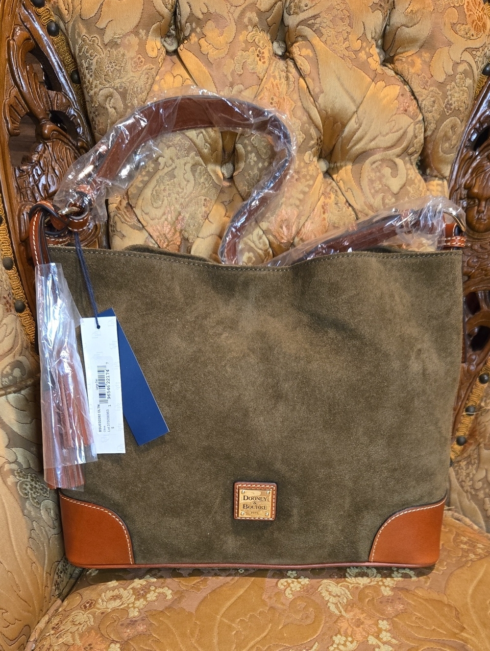🌻Dooney & Bourke Olive Suede Large Hobo Sac with Tan Vachetta Trim. Tassels!